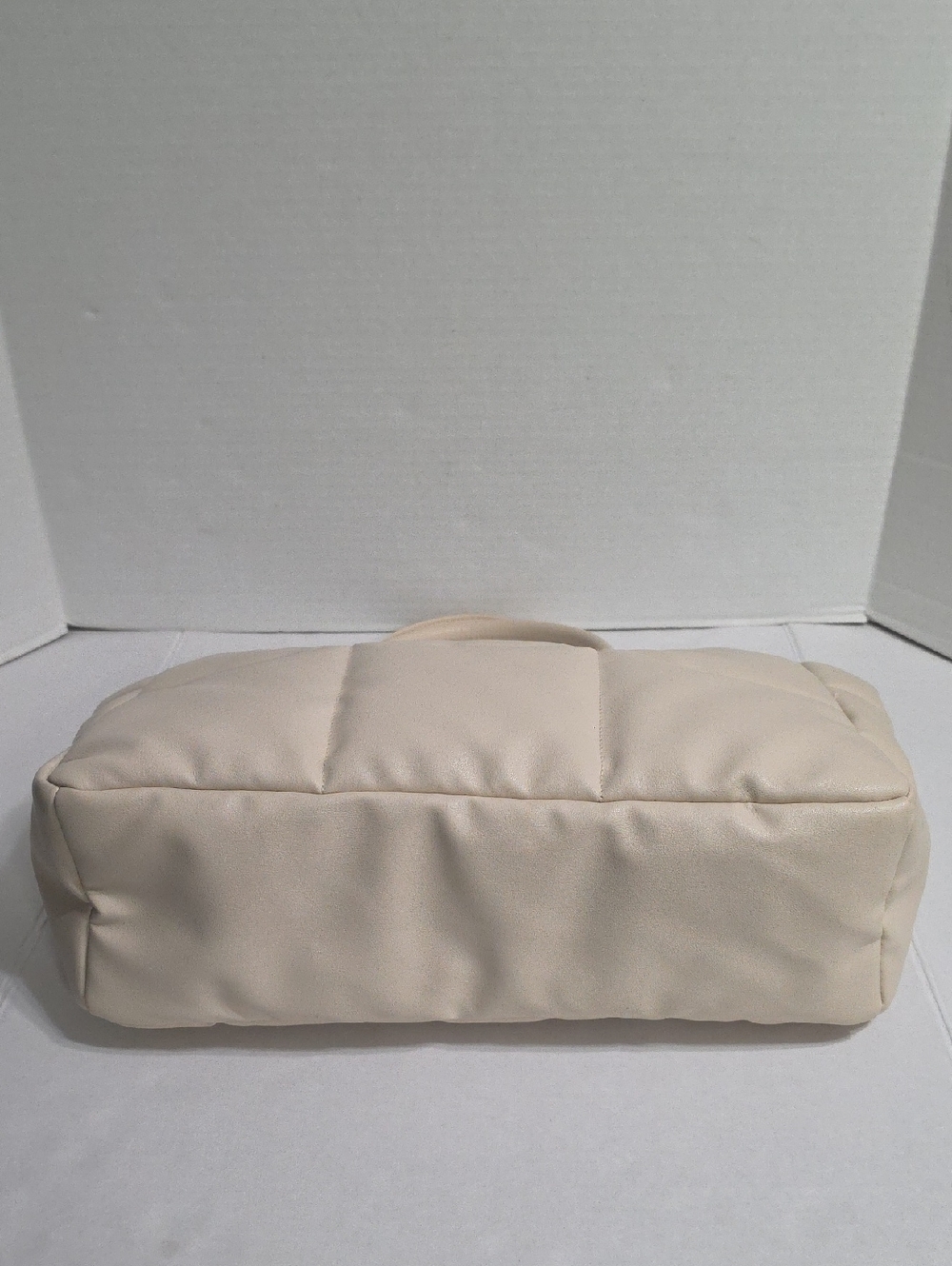 Ulta Beauty Quilted Tote in Light Cream *NWT* - Picture 4 of 7